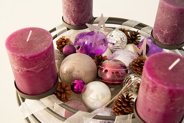 Adventsdeko in violett