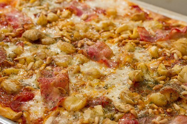 Maroni-Speck Pizza