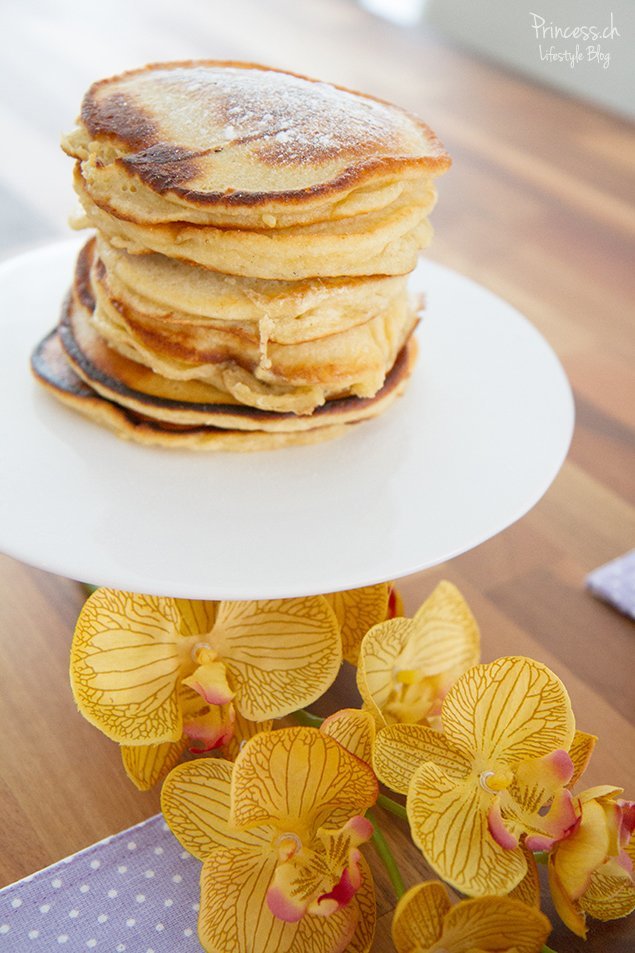 Vanille-Zimt Pancakes mit Apfelkompott - Food- &amp; Reiseblog - Princess.ch