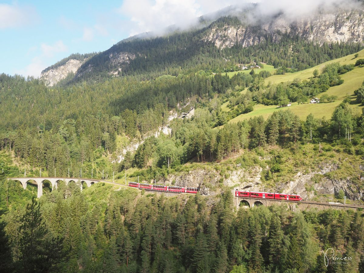 Ferien in der Schweiz: Mit der Rhätischen Bahn den Kanton Graubünden entdecken