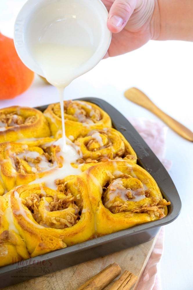 Winter-Ofengemüse mit Kürbis, Kartoffeln und Rosenkohl