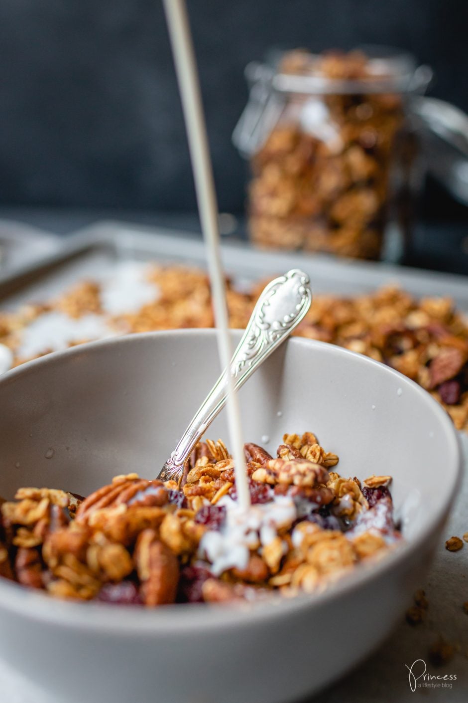 Knuspermüsli: selbstgemachtes Granola ohne Zucker