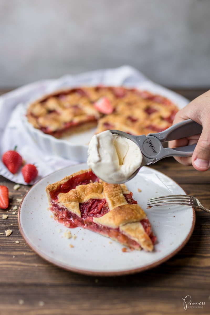 Erdbeer Rhabarber Pie