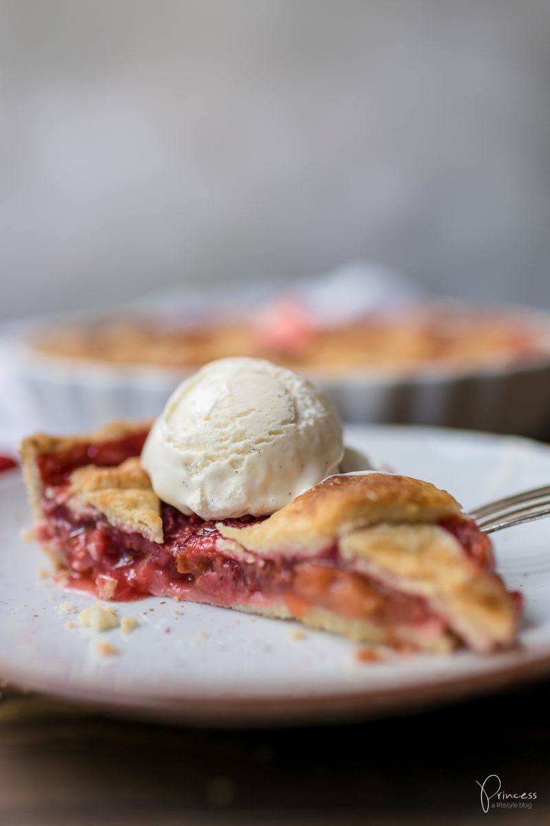Erdbeer Rhabarber Pie