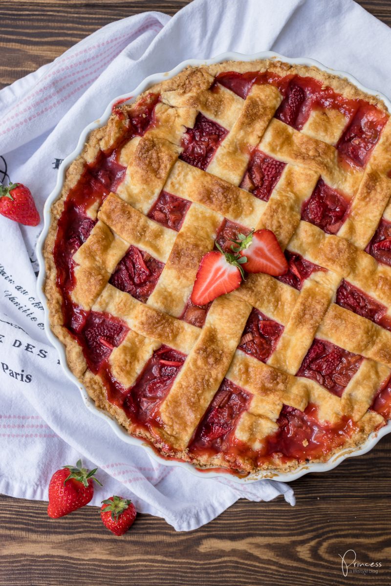 Erdbeer Rhabarber Pie Rezept | Food Blog Princess.ch