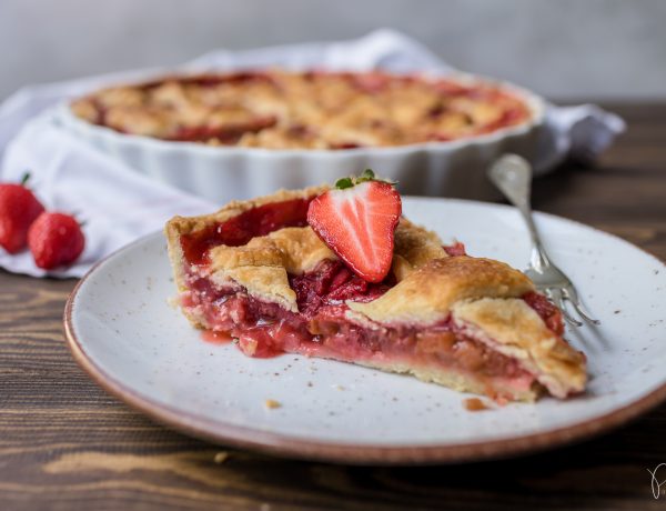 Erdbeer Rhabarber Streusel Cheesecake