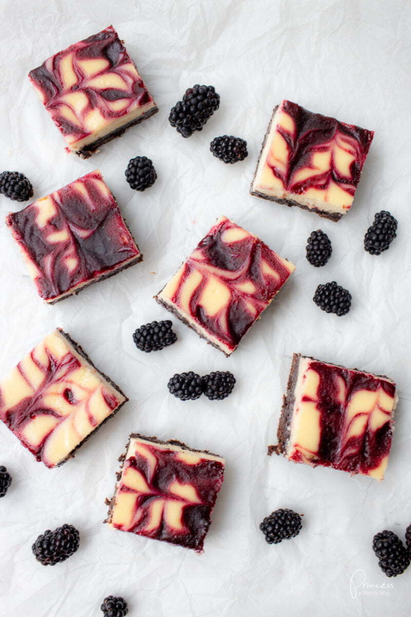 Brombeer Cheesecake Brownies