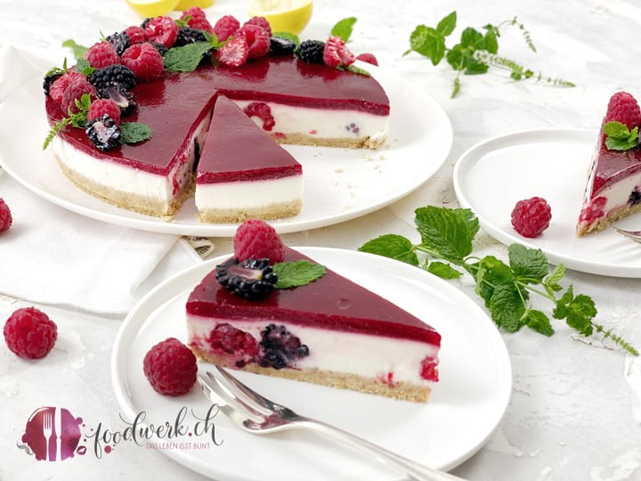 Brombeer Cheesecake Brownies