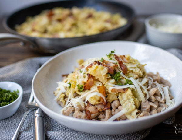 Kürbissuppe mit Geheimzutat und Pilz-Marroni-Ragout