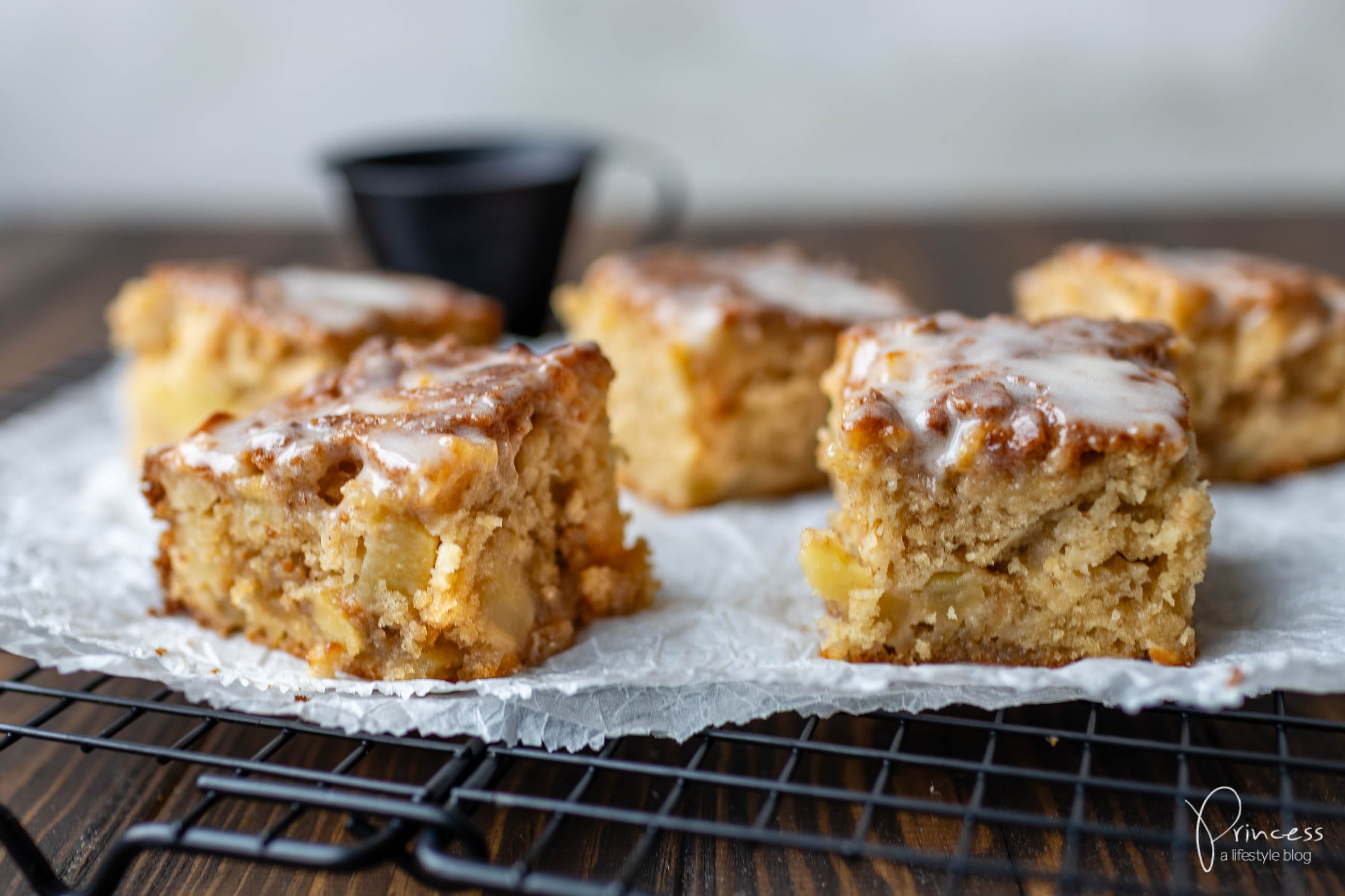 Apfel-Zimtschneckenkuchen