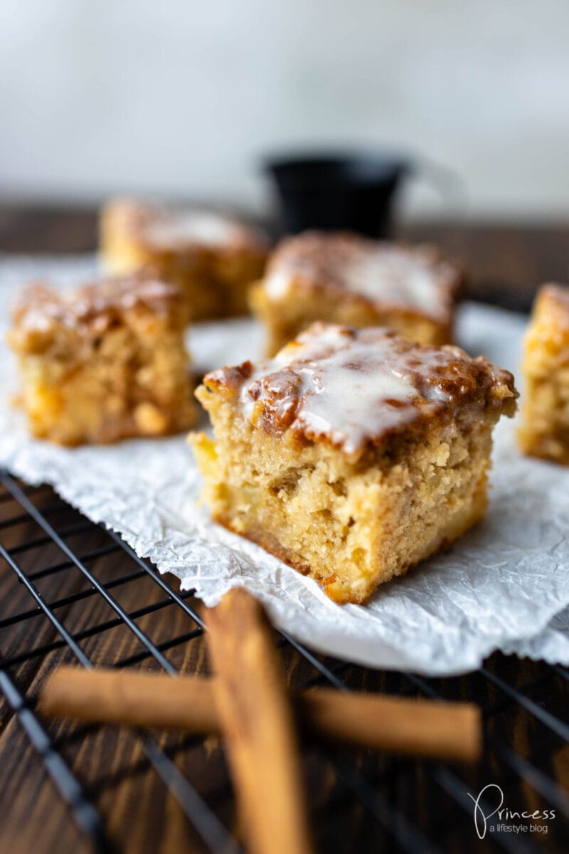 Apfel-Zimtschneckenkuchen