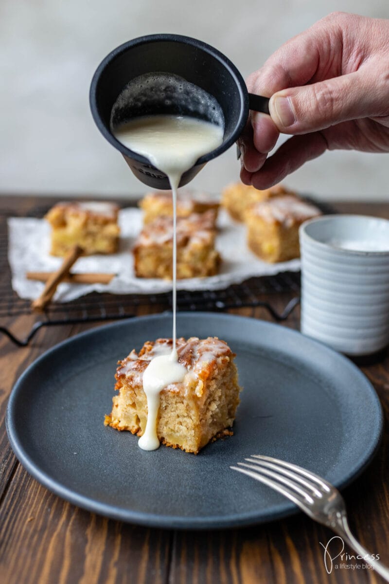 Apfel-Zimtschneckenkuchen