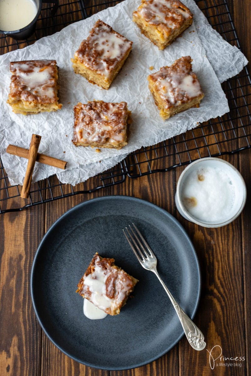 Apfel-Zimtschneckenkuchen